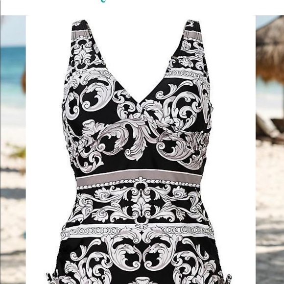 NWT Black and white stripedCUTE TANKINI SET medium - Picture 6 of 9